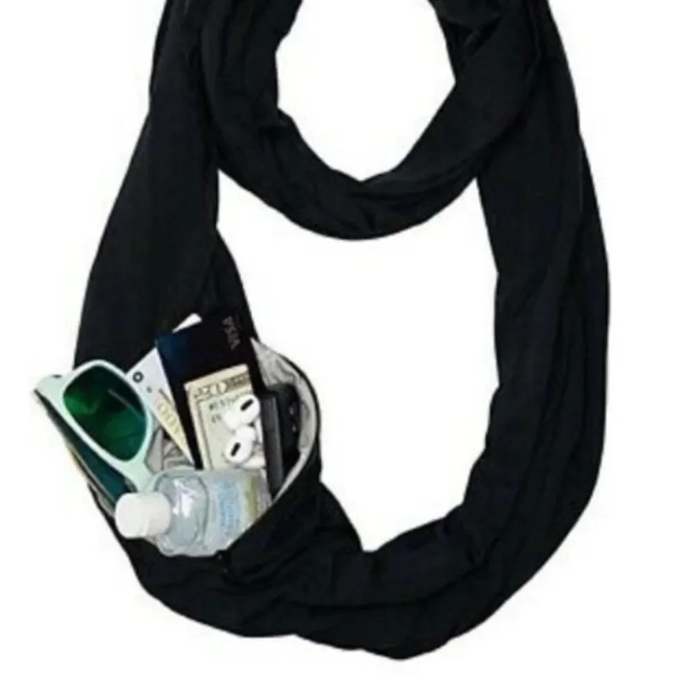 NWT Beyond Yoga Infinity Hidden Pocket Scarf